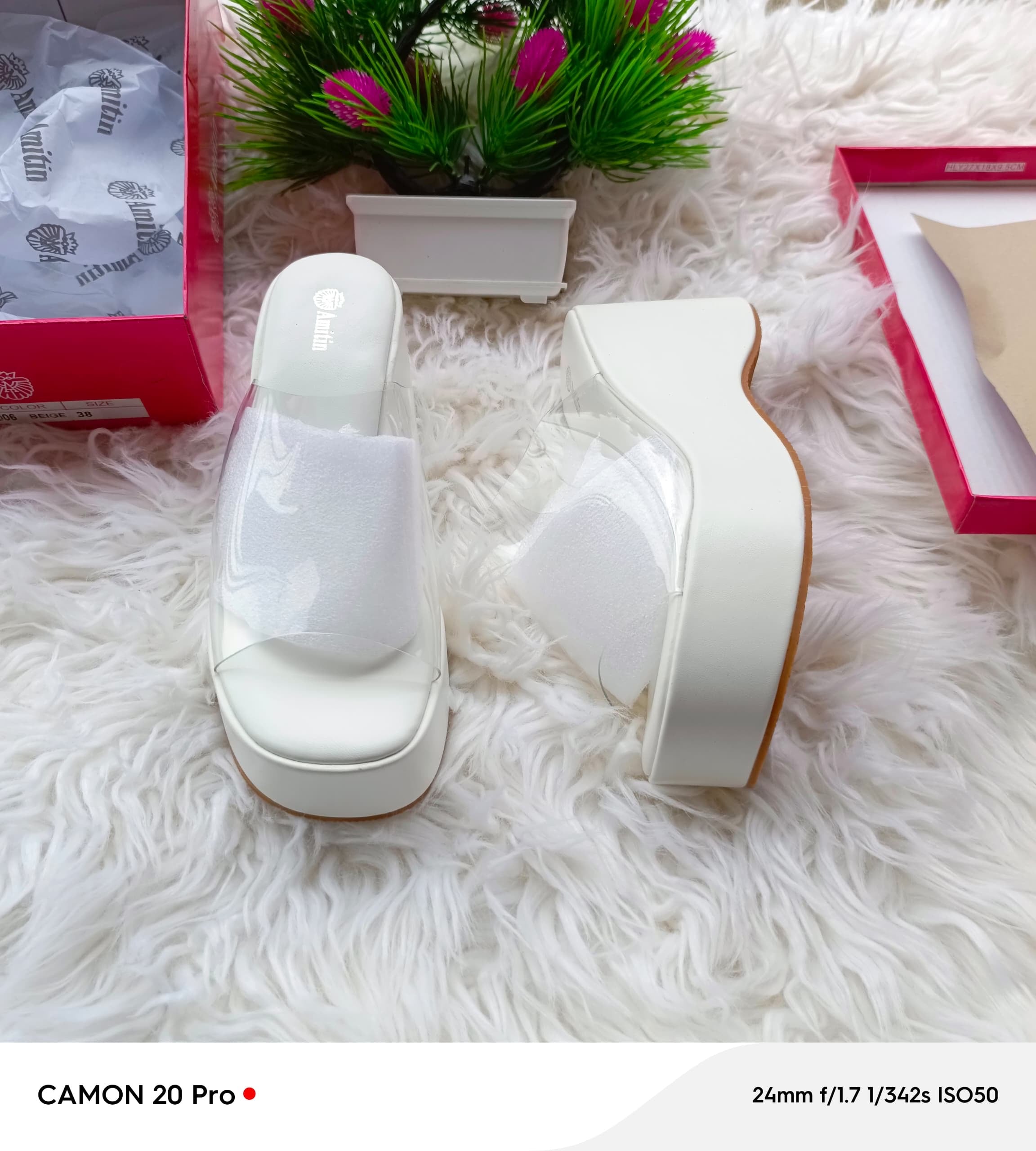 Original Sandales compensées nude avec bande transparente
