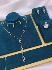 Parure en Plaqué Or avec Détails Élégants