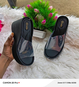 Sandales élégantes en cuir avec bande transparente